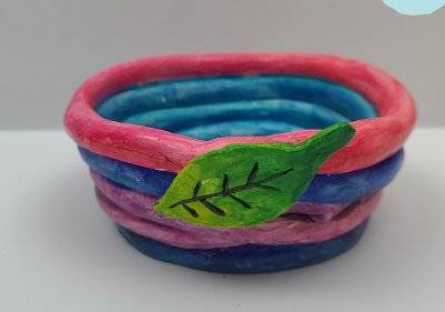 초등 매 학년마다 만드는 그릇은 타래기법을 주로 사용한다.