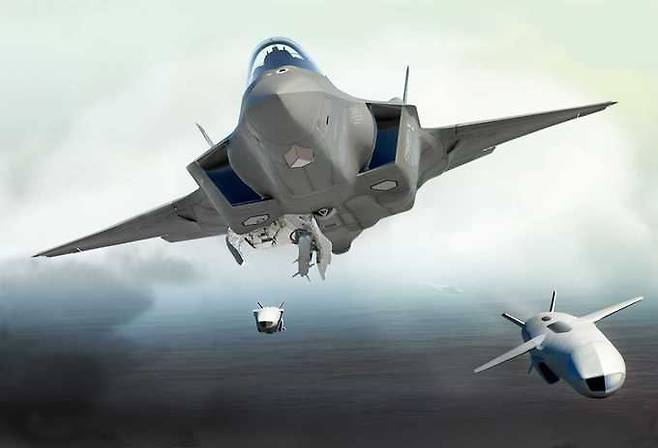 F-35A 스텔스 전투기에서 JSM 공대지미사일이 발사되는 모습을 담은 상상도. 콩스버그 제공