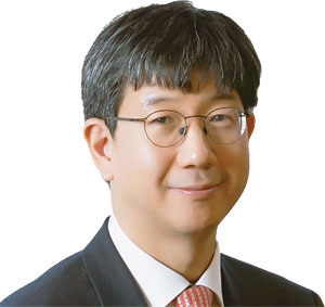 이철원 김앤장 법률사무소 변호사 서울대 법학, 사법연수원 28기, 영국 유니버시티 칼리지 런던 로스쿨, 현 대한상사중재원 중재인