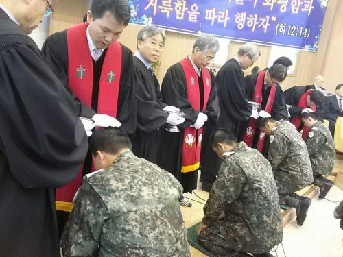 육군훈련소 진중세례. 국민일보DB