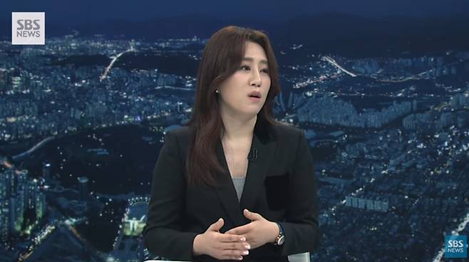 ▲ 범여권 인사들을 겨냥한 검찰의 '고발 사주 의혹'을 제보한 조성은씨가 9월12일 오후 SBS '8뉴스' 인터뷰에서 꺼낸 발언이 논란이다. 사진=SBS 8뉴스 화면
