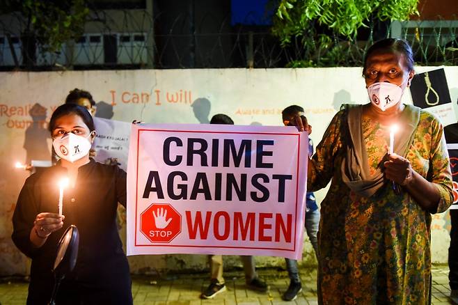 지난해 9월 인도 우타르프라데시주에서 19세 여성이 집단 성폭행을 당한 뒤 사망하자 전국에서 항의 시위가 벌어졌다./사진=AFP