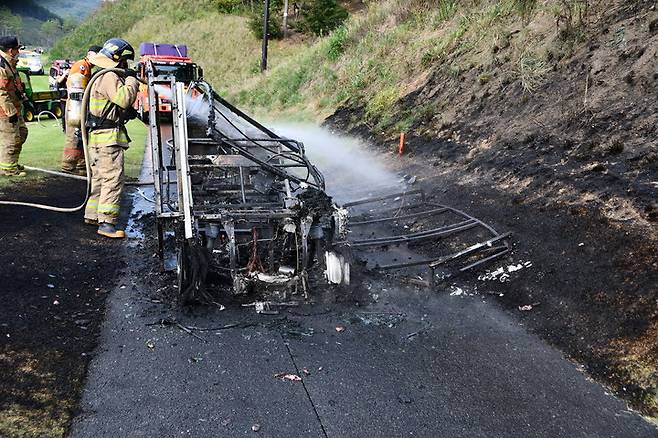 [용인=뉴시스] 경기 용인시 골프장 카트 불. 2021.9.14. (사진=경기도소방재난본부 제공) *재판매 및 DB 금지
