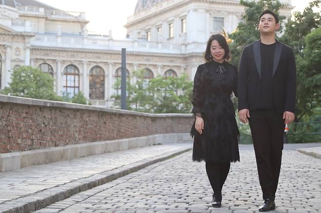 [서울=뉴시스] 피아노 듀오 '신박'. 2021.09.14. (사진 = WCN 코리아 제공) photo@newsis.com