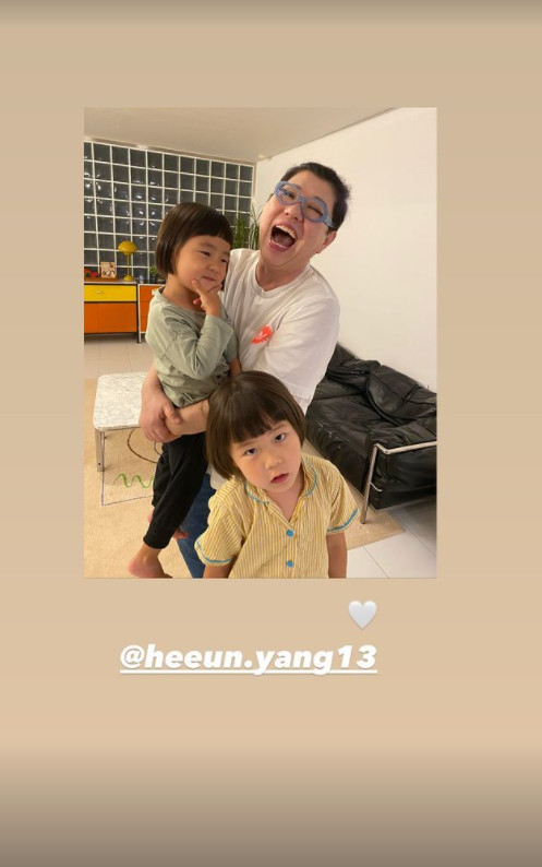 Kim Na Young posted a picture on his SNS on the 14th.In the photo released, Yang Hee-eun stares at the camera with Kim Na-youngs sons Shin Woo and Lee Jun-yi, and the warm atmosphere of the three stands out.On the other hand, Kim Na Young recently revealed his relationship with Yang Hee Eun in JTBC entertainment program Brave Solo Childcare I raise.I am a lot dependent on him, he said. Sometimes I think he is like a mother. He is warm and takes care of me.