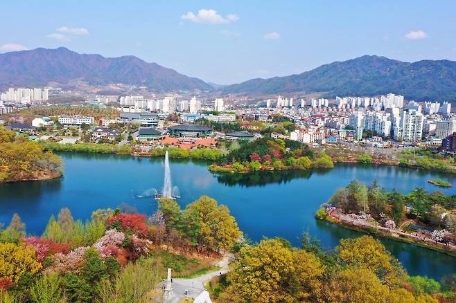 호암지 일대 [충주시 제공. 재판매 및 DB 금지]