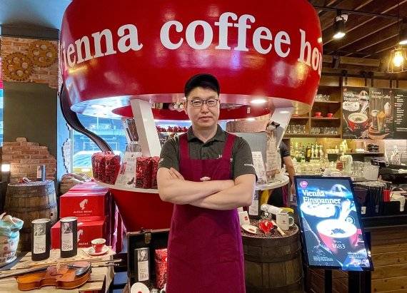 비엔나커피하우스 목동7단지점주 김종진씨