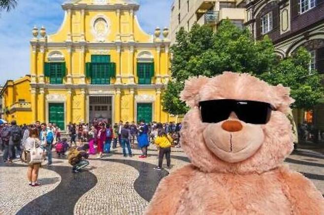 인터파크투어가 애장품 인형을 여행지에 보내주는 ‘나 대신 내 최애 인형이 해외여행 간다, 토이스토리' 행사를 진행한다고 13일 발표했다 / 사진=인터파크투어