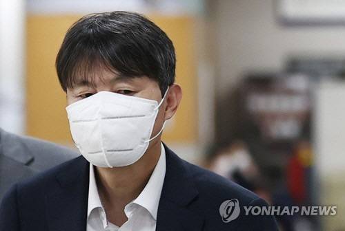 유재수 전 부산시 경제부시장 [사진 제공 = 연합뉴스]