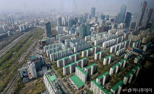 서울 여의도 63스퀘어에서 바라본 서울 아파트의 모습. /사진=이기범 기자 leekb@