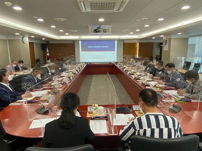 [홍성=뉴시스] 충남 문화예술인 인권실태조사 중간용역보고회 모습.  *재판매 및 DB 금지