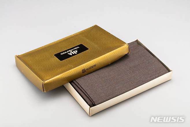 [서울=뉴시스] 골덴텍스 양복지, 1970년대 (사진=국립민속박물관 제공) 2021.09.15. photo@newsis.com