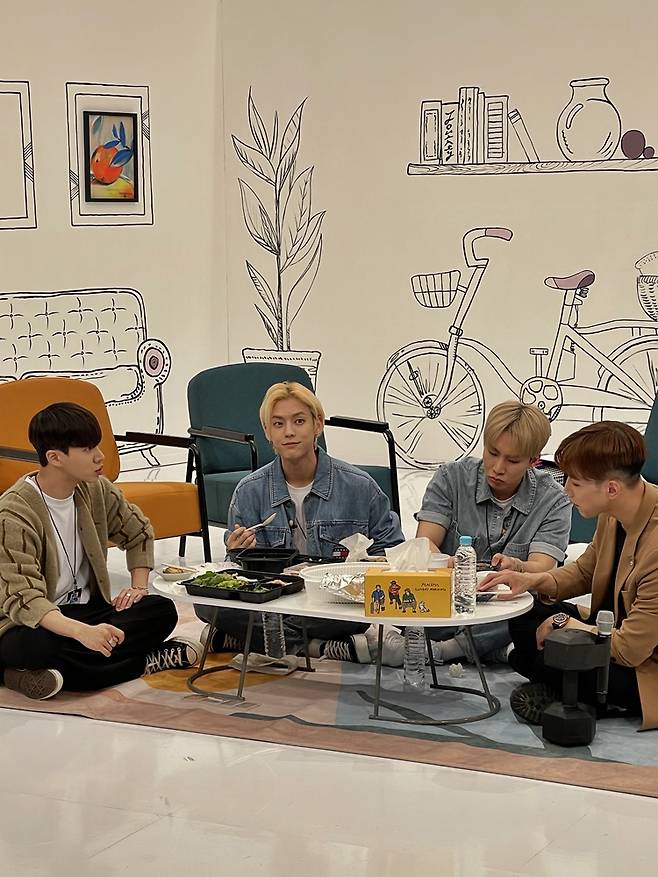 ▲ '아돌라스쿨-홈커밍데이' 하이라이트 이기광, 비투비 이민혁-서은광, 2PM 준케이(왼쪽부터). 제공| U+아이돌라이브