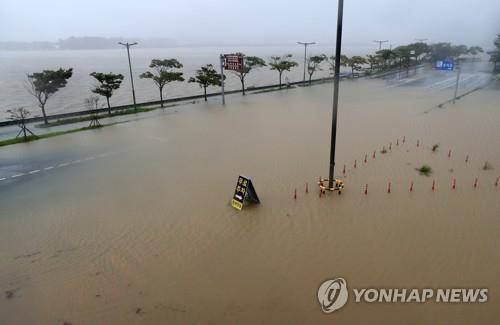 지난해 9월 집중호우로 침수된 진안 일대 [연합뉴스 자료사진]