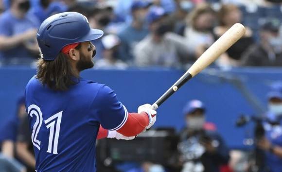 토론토에서 뛰고 있는 보 비셋은 16일(한국시간) 열린 탬파베이와 홈 경기에서 선제 3점포를 포함해 2안타 5타점으로 활약하며 소속팀 승리에 힘을 보탰다. [사진=뉴시스]