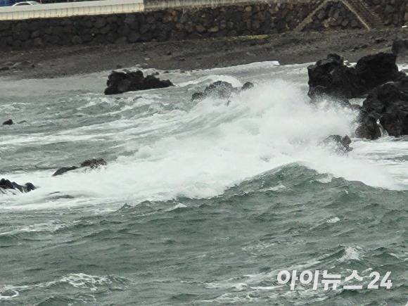 16일 오후 2시 30분 제주시 외도동 외도해안포구 전경 [사진=박태진 기자]