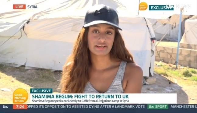 2015년 이슬람국가(IS)에 가담했다 영국 시민권을 박탈당한 샤미마 베굼(22)이 15일(현지시간) 영국 ITV와 인터뷰를 하고 있다. ITV 영상 캡처