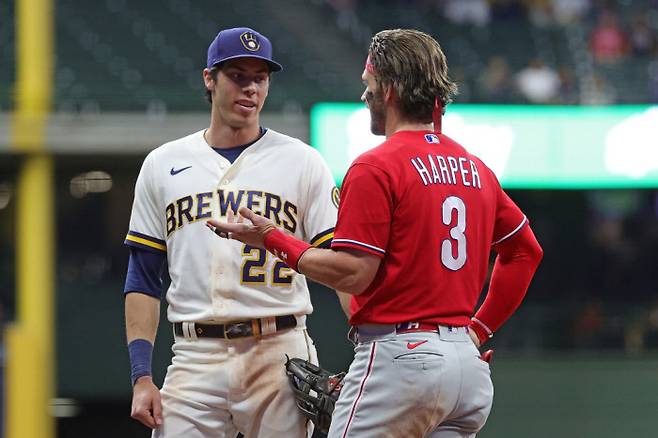 밀워키 크리스천 옐리치(왼쪽). 게티이미지코리아