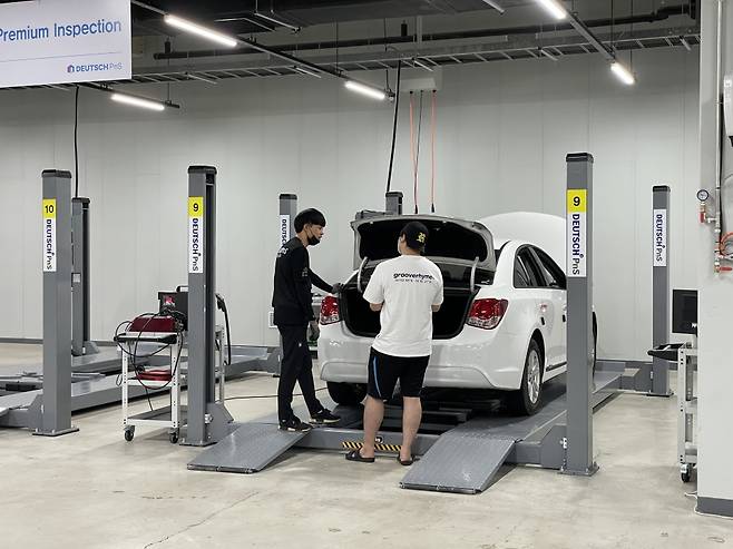 개인 고객 정비는 하루 평균 5∼6대 정도만 예약받는다.