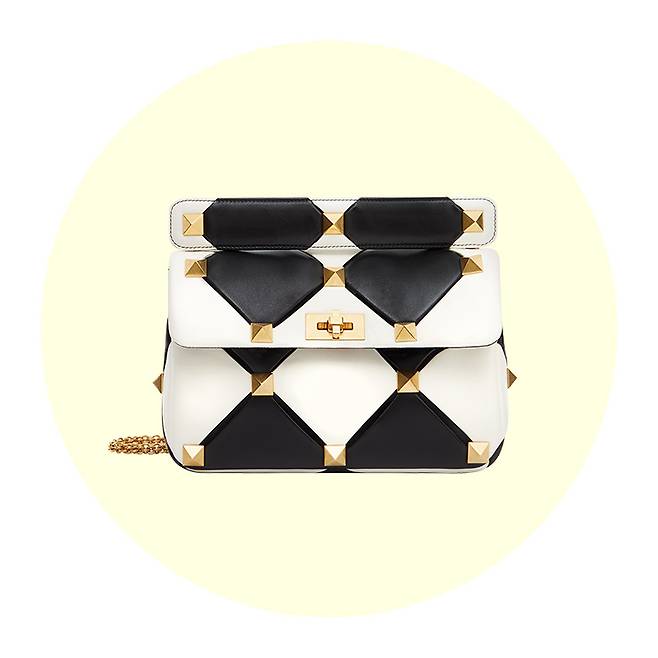 숄더백 4백37만원 발렌티노.