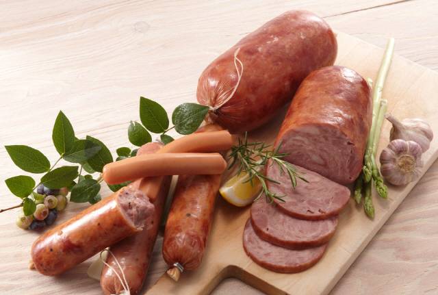 소시지에 많은 아질산염은 두통을 유발할 수 있는 성분이다./사진=클립아트코리아