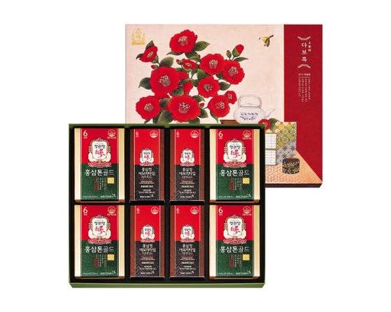KGC인삼공사는 전통에 품격을 더한 선물세트 ‘다보록’을 선보였다. 책가도 모티프의 디자인을 삽입해 고급스러움을 더했다. [사진 KGC인삼공사]