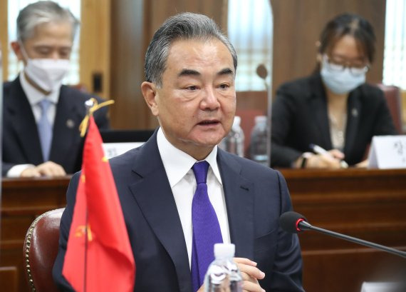 왕이 중국 외교부장 겸 국무위원이 15일 오전 서울 외교부 청사에서 열린 한·중 외교장관 회담에서 발언하고 있다. 2021.9.15/뉴스1 © News1 박지혜 기자 /사진=뉴스1