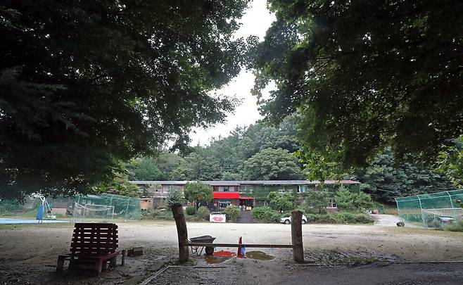 충북 제천시 덕산면 제천간디학교 입구에서 바라본 학교 전경. 제천/이정용 선임기자 lee312@hani.co.kr