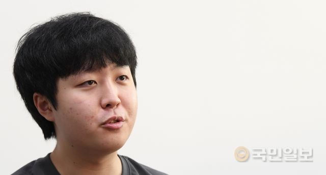 프로게이머 서진혁이 10일 국민일보와 인터뷰하고 있다. 김지훈 기자