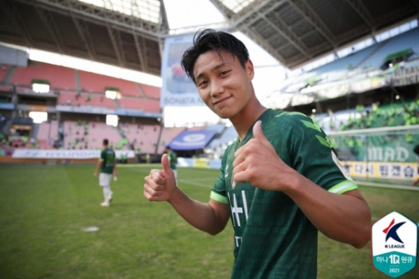 전북 현대의 백승호.  한국프로축구연맹 제공