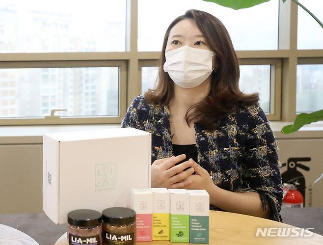 [서울=뉴시스] 김선웅 기자 = 한채원 초블레스 대표가 7일 오후 서울 강동구 서울먹거리창업센터에서 뉴시스와 인터뷰를 하고 있다. 2021.09.18. mangusta@newsis.com