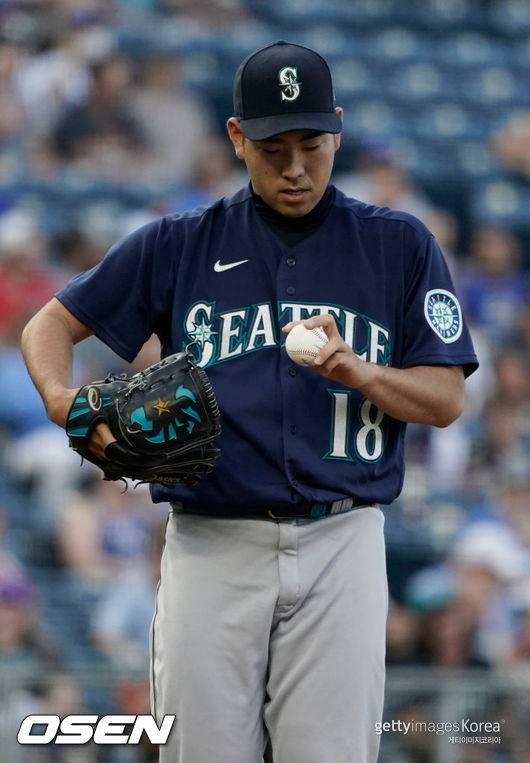 [사진] 기쿠치는 2021년 9월 19일(한국시간) 미국 미주리주 캔자스시티 코프먼 스타디움에서 열린 ‘2021 메이저리그’ 캔자스시티 로열스와 원정 경기에서 선발 등판해 3이닝 동안 8피안타 3탈삼진 3실점으로 조기 강판됐다. ⓒGettyimages(무단전재 및 재배포 금지)