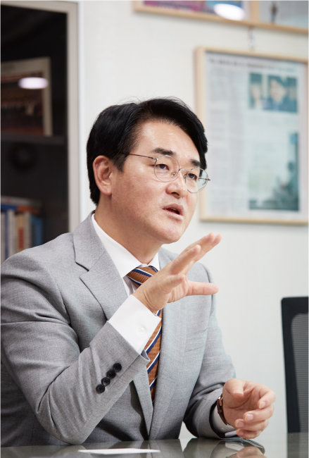 9월 9일 서울 여의도 국회의원 회관에서 만난 박용진 더불어민주당 의원. [홍중식 기자]