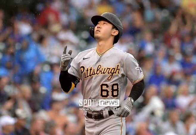 ▲ 피츠버그 박효준이 4경기 연속 출루와 함께 데뷔 첫 3루타를 터트렸다. ⓒ 조미예 특파원.