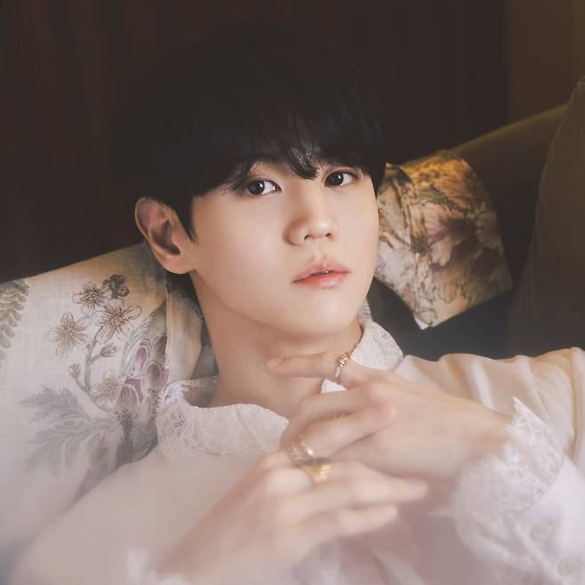 (Around US Entertainment)