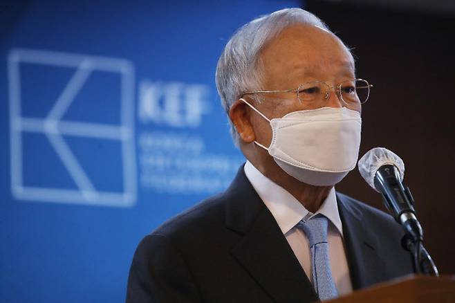 7일 오후 서울 중구 프레스센터에서 열린 ‘공정거래법 발전 방향 모색 토론회’에서 손경식 한국경영자총협회 회장이 개회사를 하고 있다.(사진=연합뉴스)