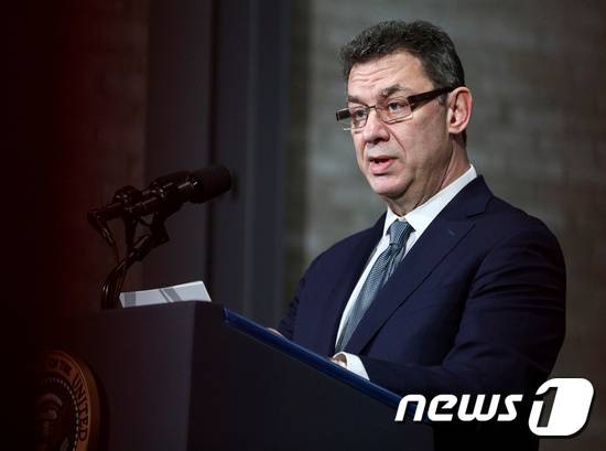 앨버트 불라 화이자 회장 겸 최고경영자(CEO). © 로이터=뉴스1