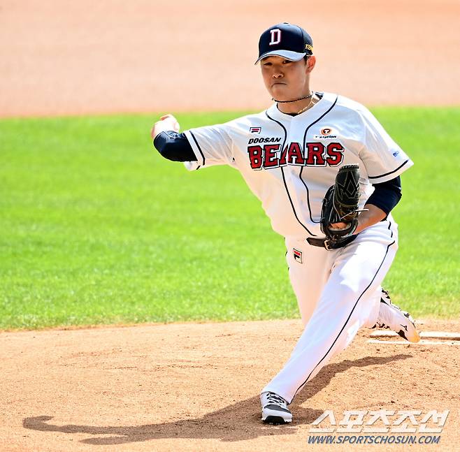 2021 KBO리그 NC 다이노스와 두산 베어스의 경기가 21일 잠실야구장에서 열렸다. 두산 선발투수 최원준이 힘차게 공을 던지고 있다. 잠실=허상욱 기자 wook@sportschosun.com/2021.09.21/