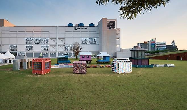 An Installation view of the exhibition “Chen Dai Goang: Dreams of the Perfect City” (MMCA)