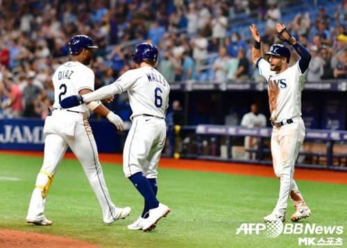 얀디 디아즈는 5회말 스리런 홈런을 때렸다. 사진(美 세인트 피터스버그)=ⓒAFPBBNews = News1