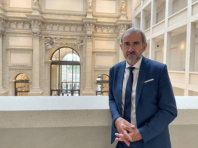 헤르만 파칭어 독일 프로이센 문화유산재단 이사장 (베를린=연합뉴스) 이 율 특파원 = 헤르만 파칭어 독일 프로이센 문화유산재단 이사장이 20일 연합뉴스와 인터뷰를 하고 있다. 한·중·일 등의 유물을 보유한 독일 최대 문화시설 운영 재단인 프로이센문화유산재단은 훔볼트 포럼내 아시아예술박물관과 민속박물관 운영을 담당한다. 2021.9.20