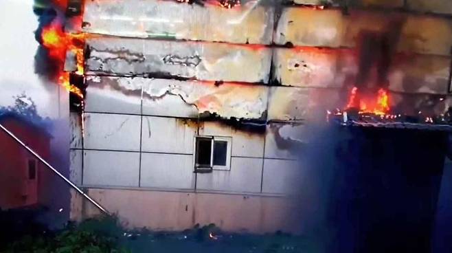 제주 포장용 플라스틱 용기 제조공장 화재 [제주소방안전본부 제공, 재판매 및 DB 금지]