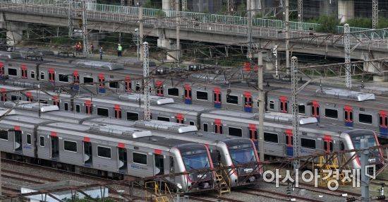 서울 구로구 한국철도공사 구로차량사업소에 열차가 정차해 있다. /김현민 기자 kimhyun81@
