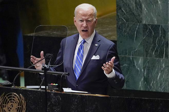 조 바이든 미국 대통령이 21일(현지시각) 미국 뉴욕에서 열린 유엔 총회에서 연설하고 있다. 뉴욕/AP 연합뉴스