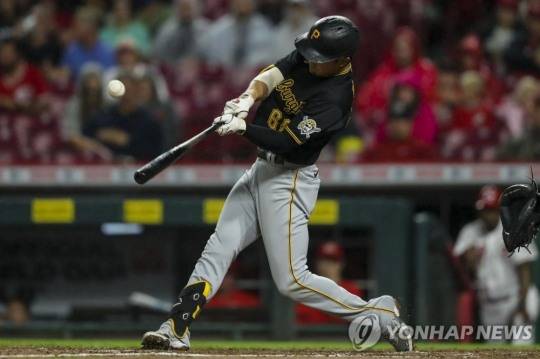 중견수 앞 안타로 출루한 박효준
[USA 투데이/로이터=연합뉴스]