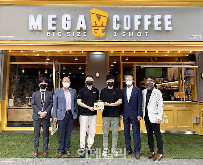 메가커피 1500번째 매장 ‘면목역점’ 오픈(사진=메가커피)
