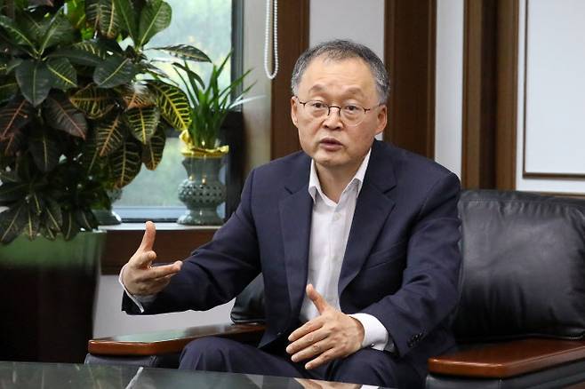 이상률 한국항공우주연구원장이 이데일리와 인터뷰를 하고 있다.(사진=한국항공우주연구원)