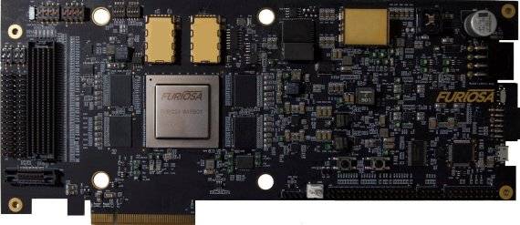 퓨리오사AI가 만든 첫 번째 실리콘 칩 ‘워보이(Warboy)’. 퓨리오사AI 제공