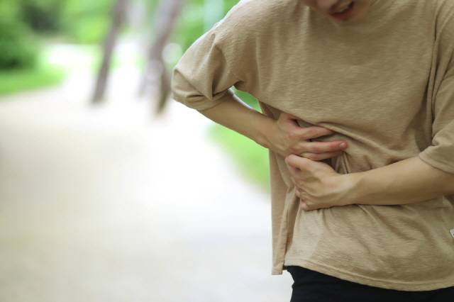 낫지 않는 '대장 염증'...