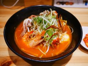 라스타의 얼큰해물라면.